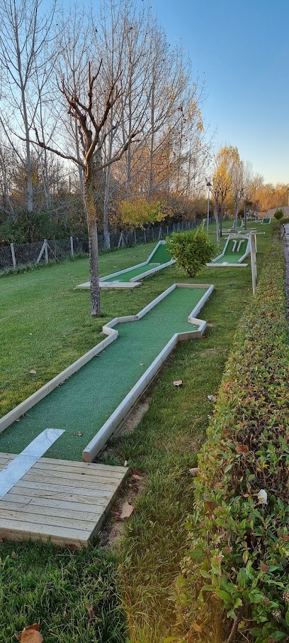Mini Golf Raneros en Santovenia de la Valdoncina